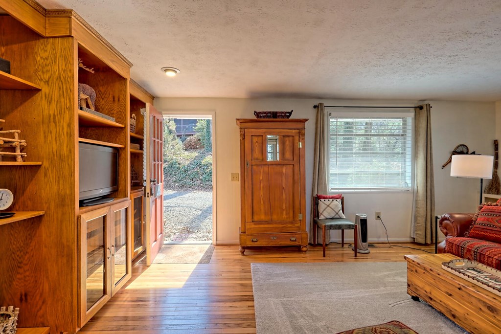 429411 Hiawassee Residential