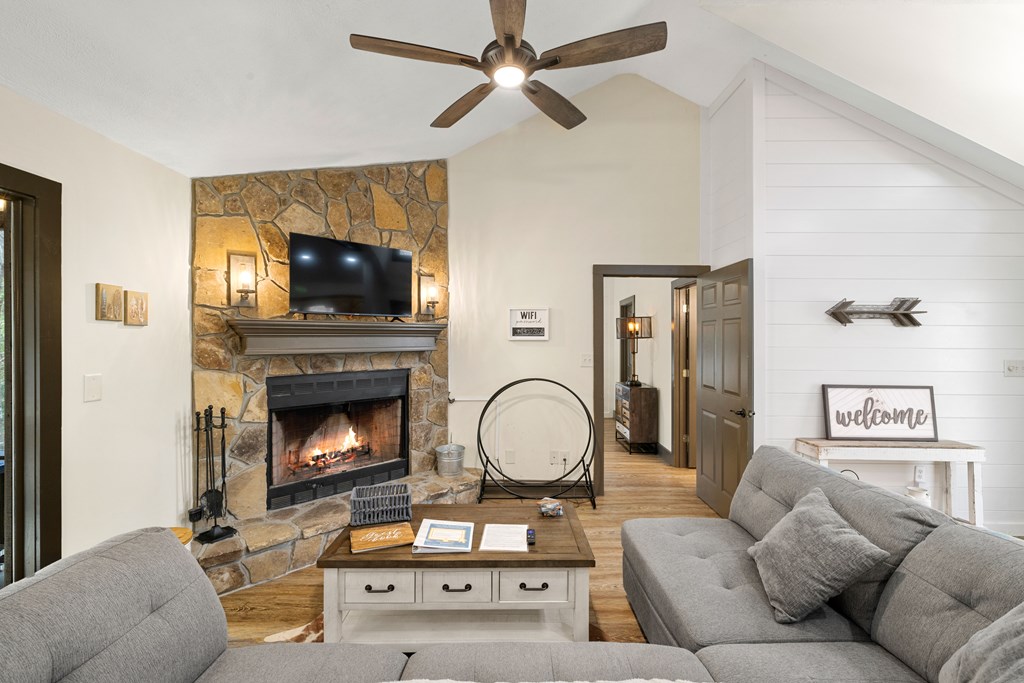 429412 Young Harris Residential