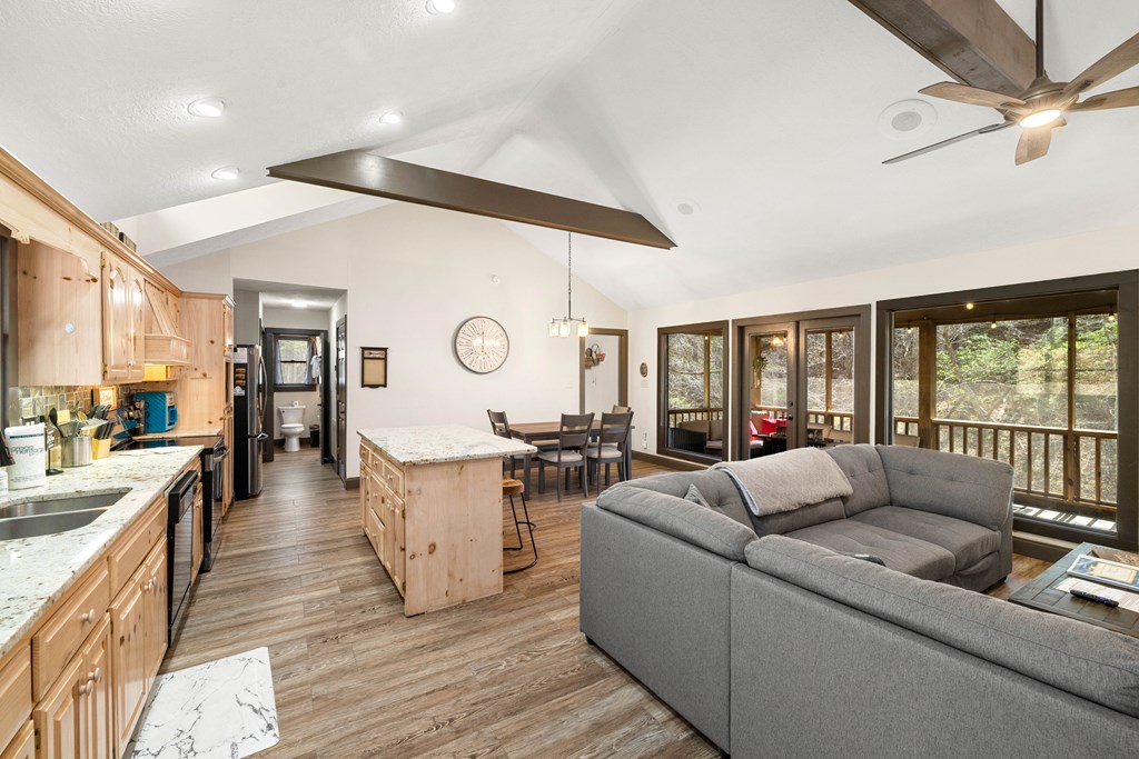 429412 Young Harris Residential