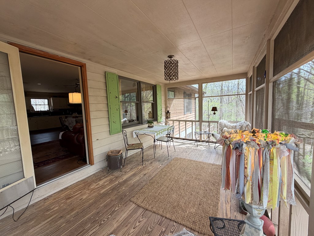 429413 Hayesville Residential