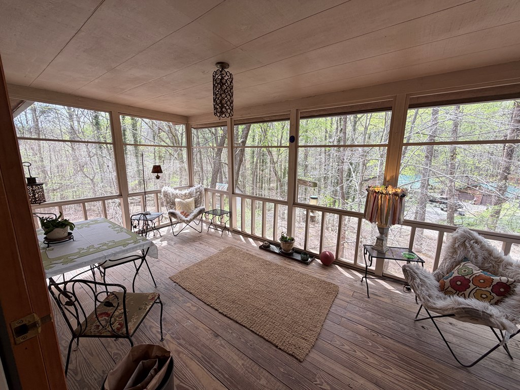 429413 Hayesville Residential