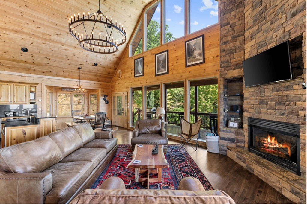 429416 Mineral Bluff Residential