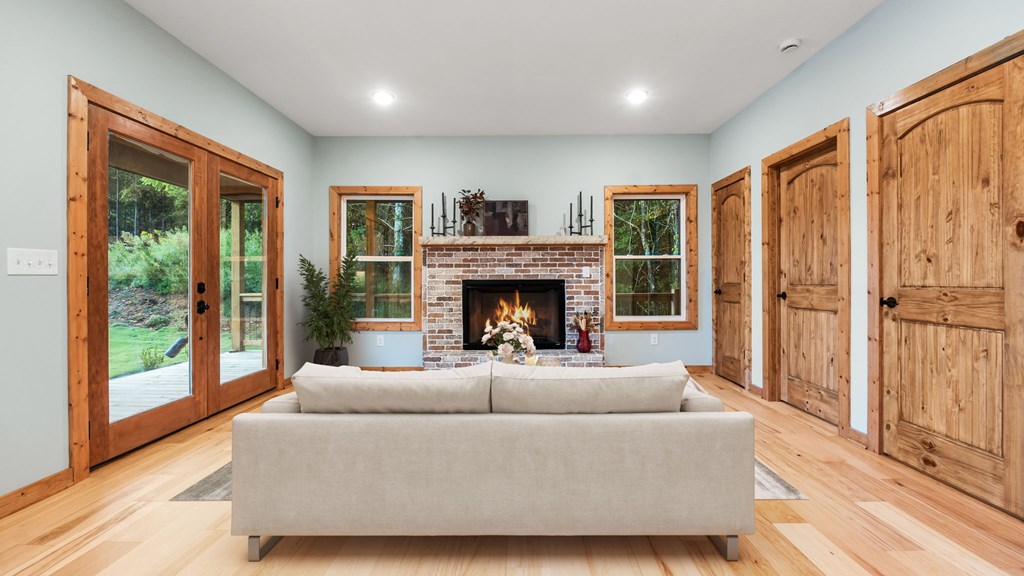 429425 Ellijay Residential