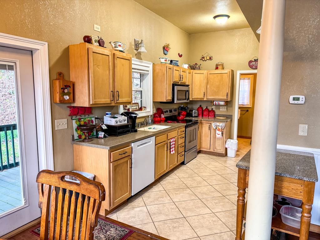 429432 Hayesville Residential