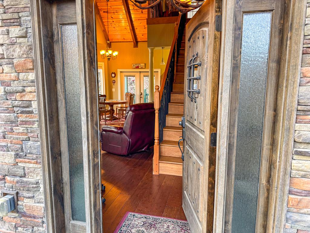 429432 Hayesville Residential