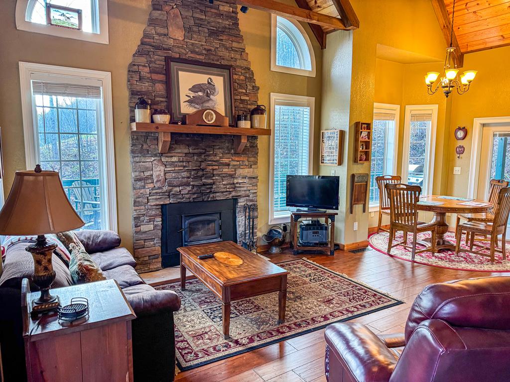 429432 Hayesville Residential