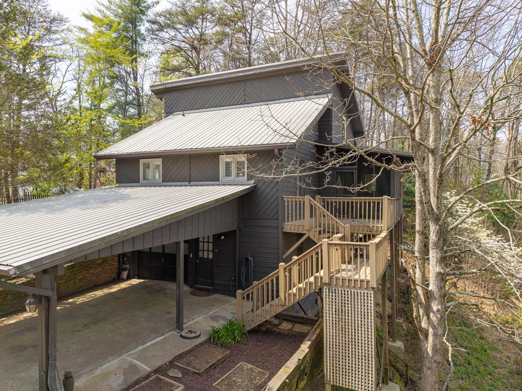 429464 Chatsworth Residential