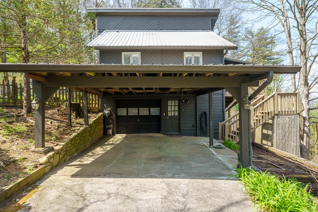 429464 Chatsworth Residential