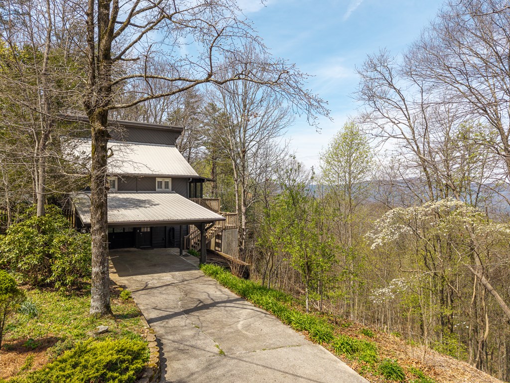 429464 Chatsworth Residential