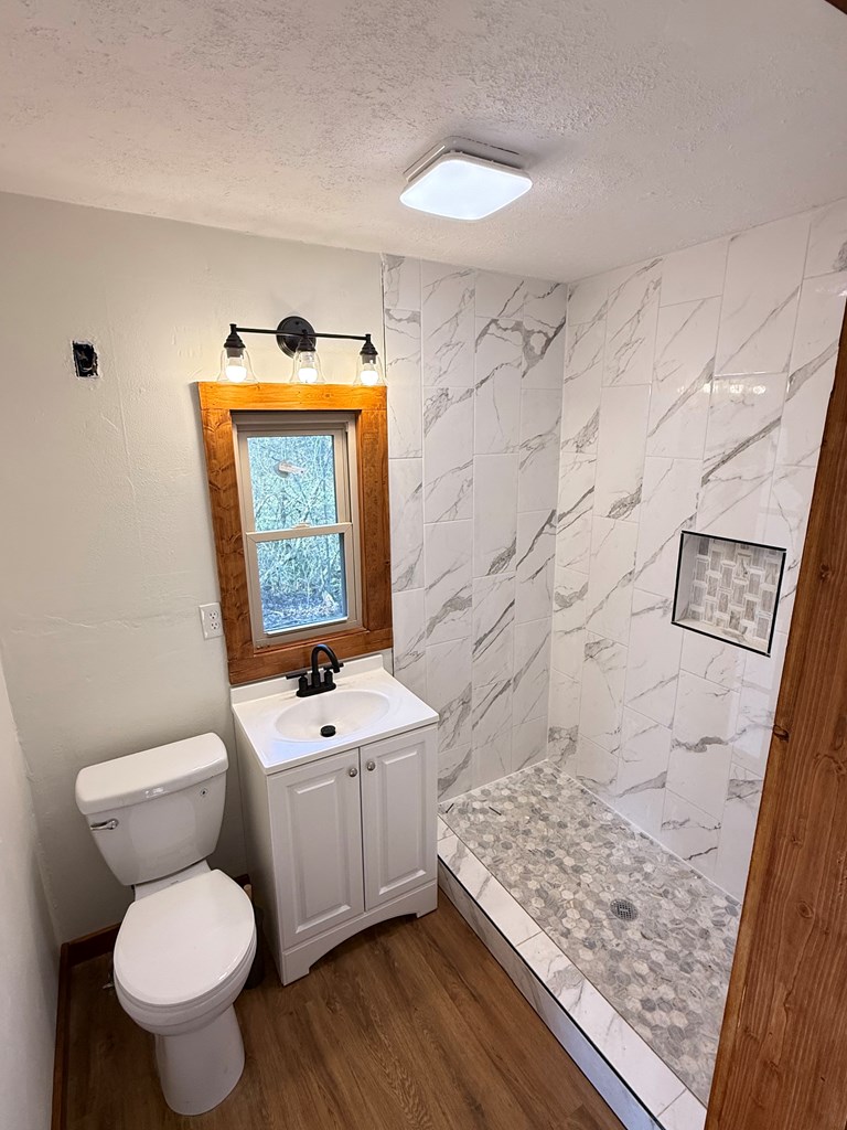 429476 Mineral Bluff Residential