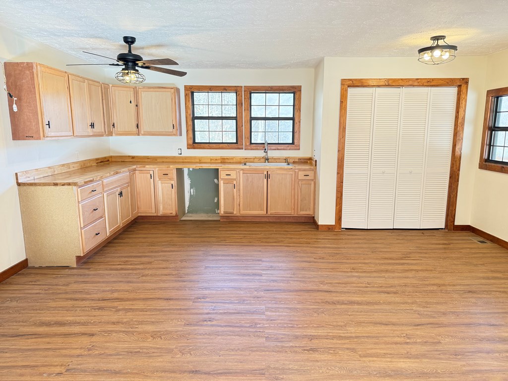 429476 Mineral Bluff Residential