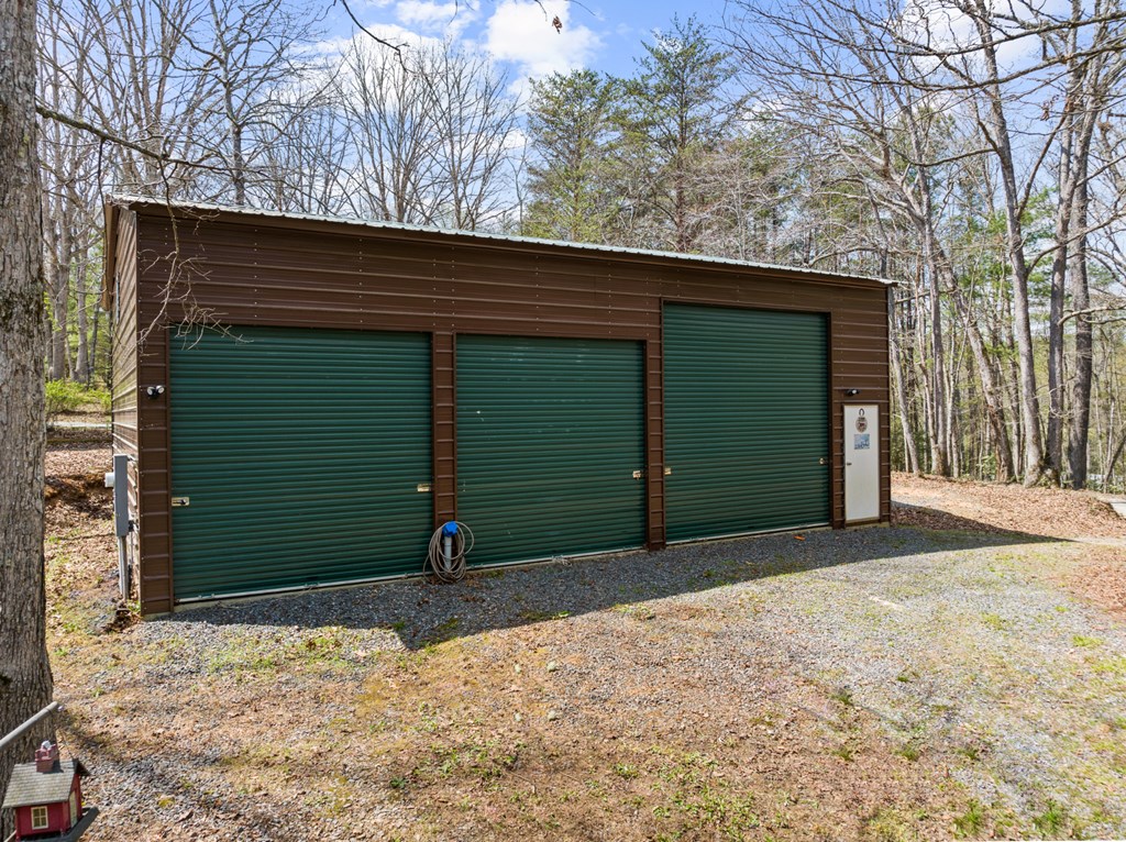 429477 Morganton Residential