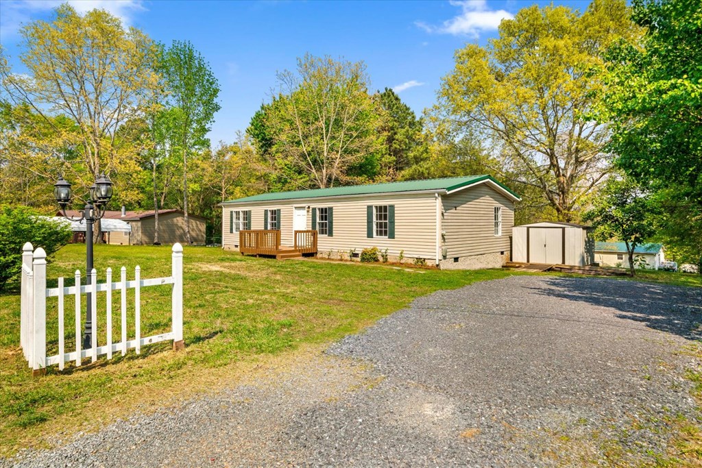 429478 Chatsworth Residential