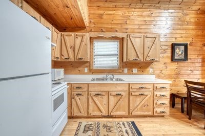 429485 Young Harris Residential