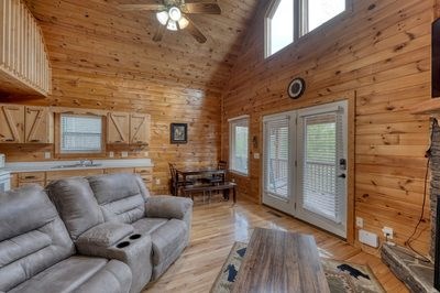 429485 Young Harris Residential