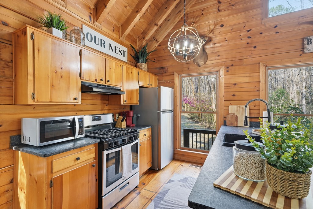 429487 Cherry Log Residential