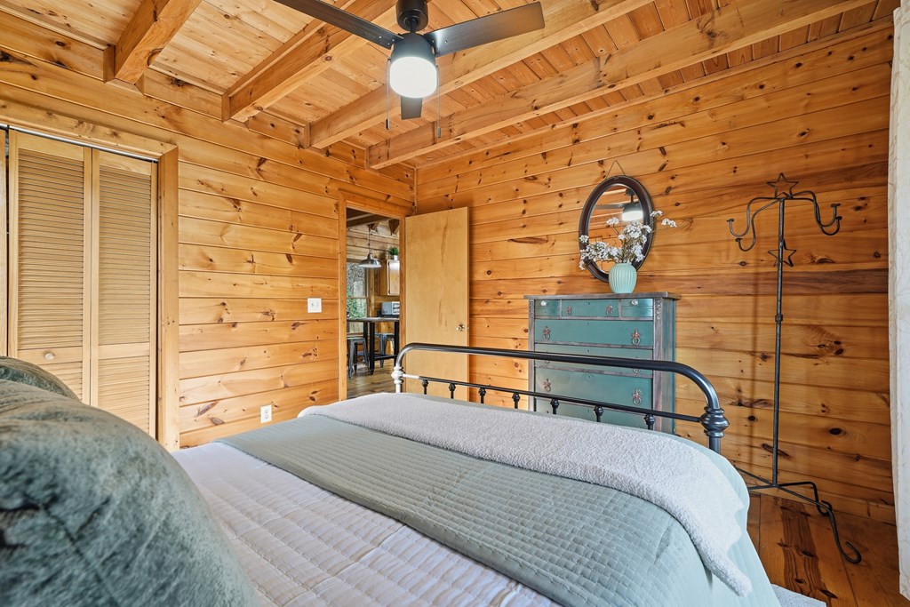 429487 Cherry Log Residential