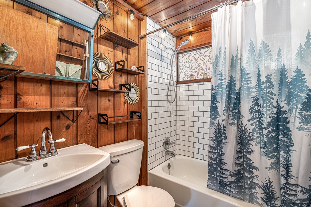 429493 Andrews Residential