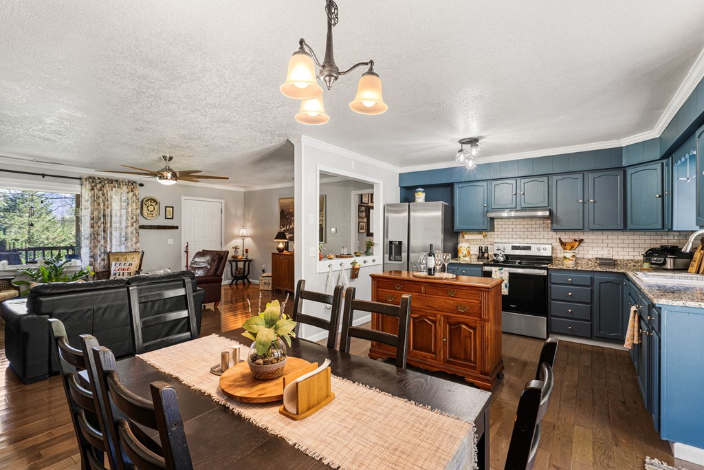 429494 Hayesville Residential