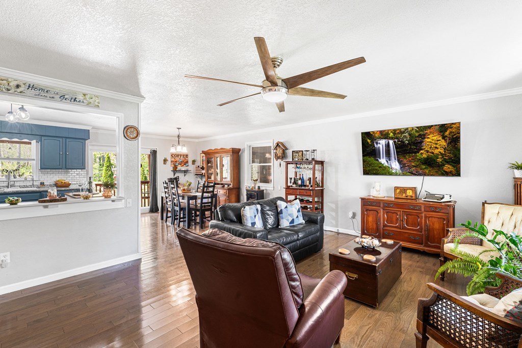 429494 Hayesville Residential