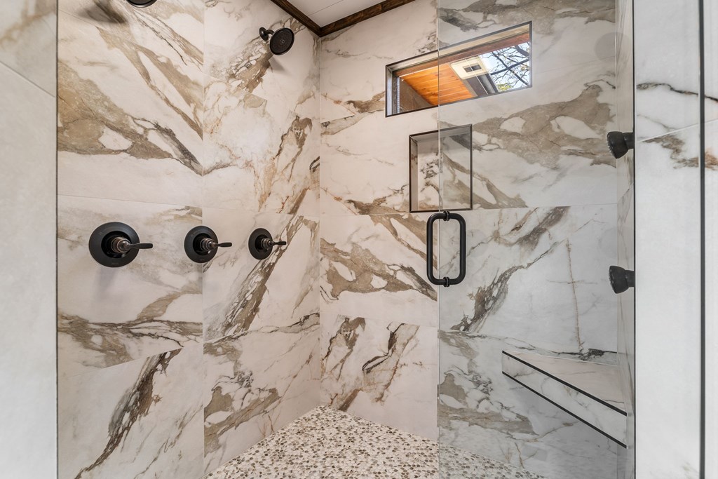 429495 Blue Ridge Residential