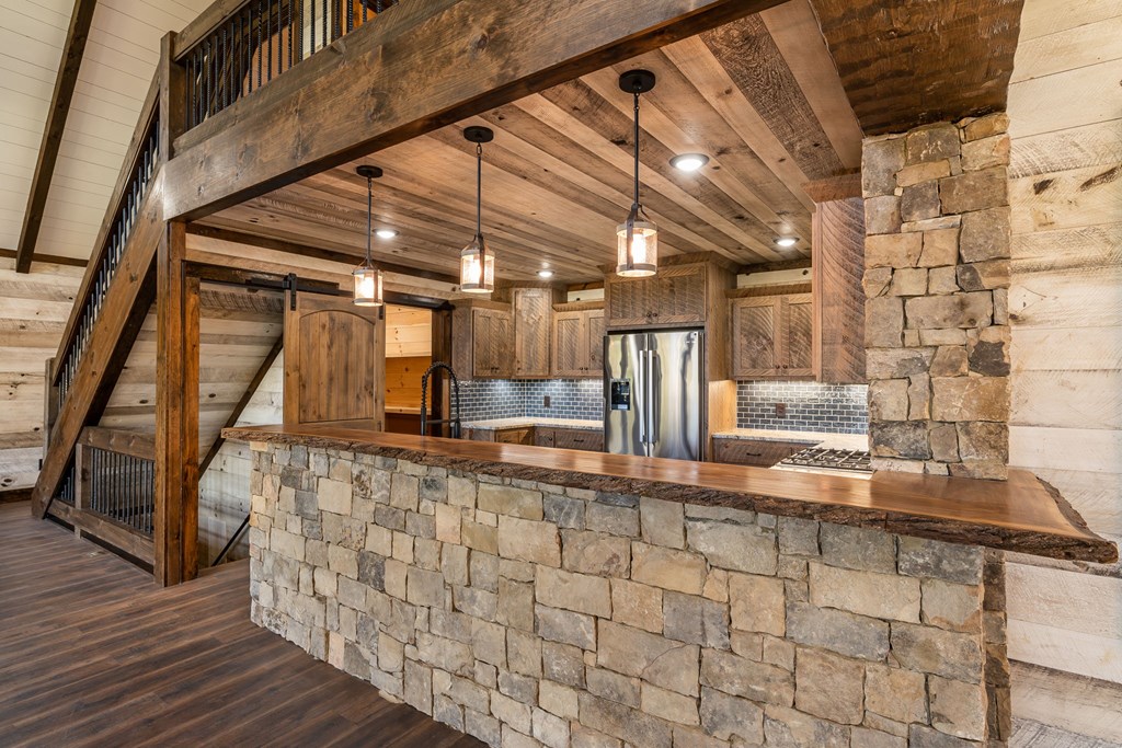 429495 Blue Ridge Residential