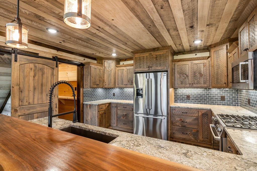 429495 Blue Ridge Residential