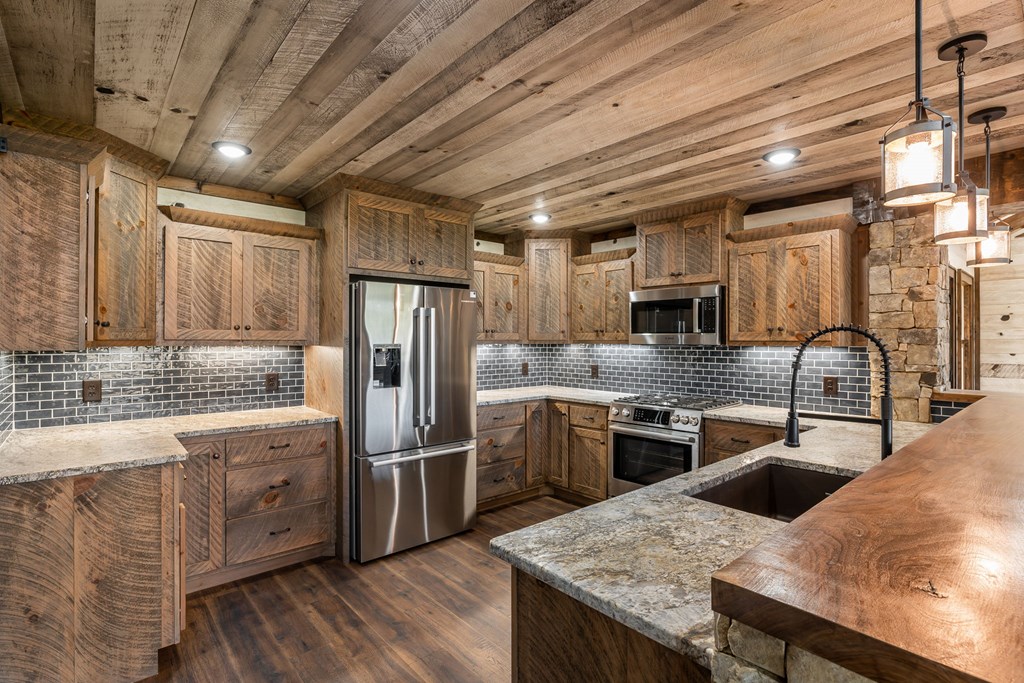 429495 Blue Ridge Residential