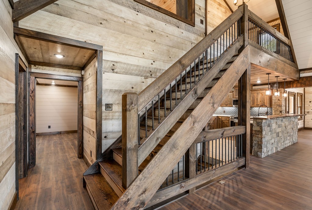 429495 Blue Ridge Residential