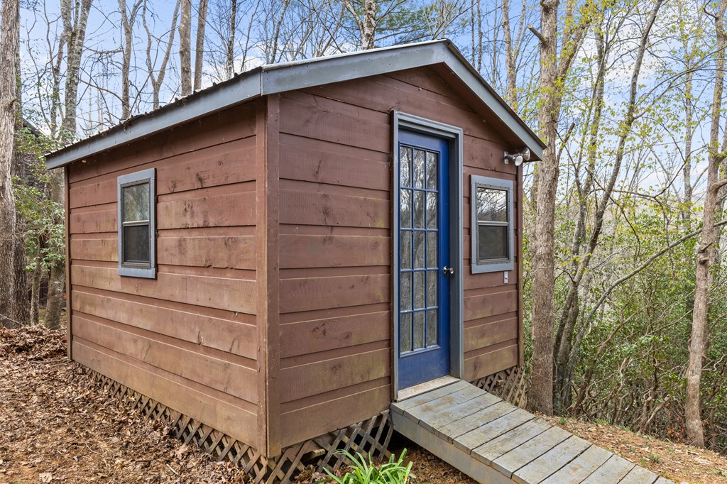 429498 Mineral Bluff Residential