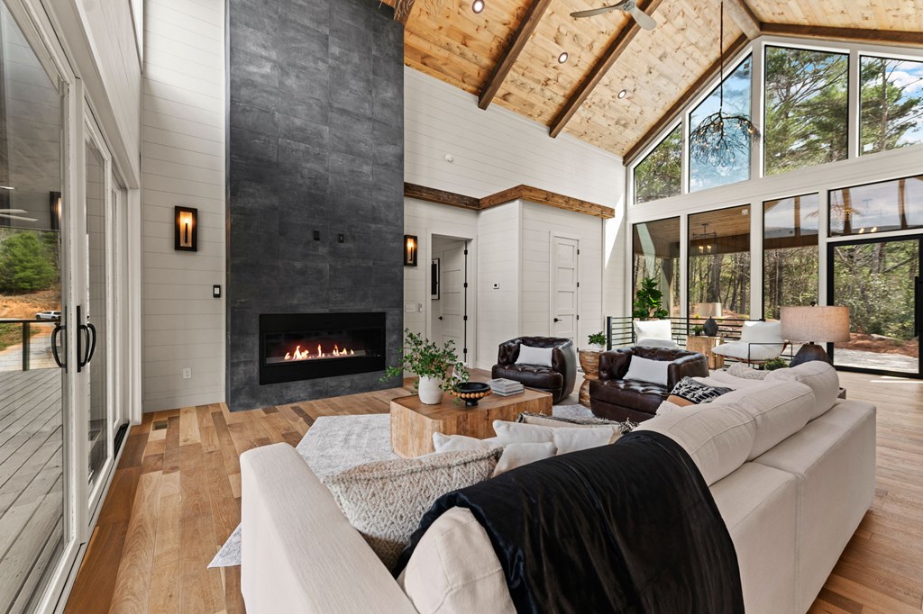 429499 Cherry Log Residential