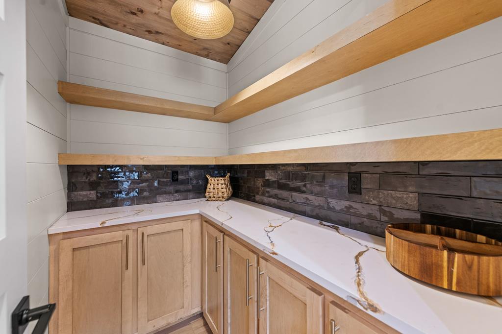 429499 Cherry Log Residential