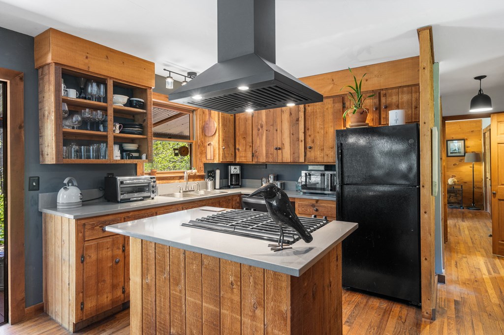 429511 Hayesville Residential