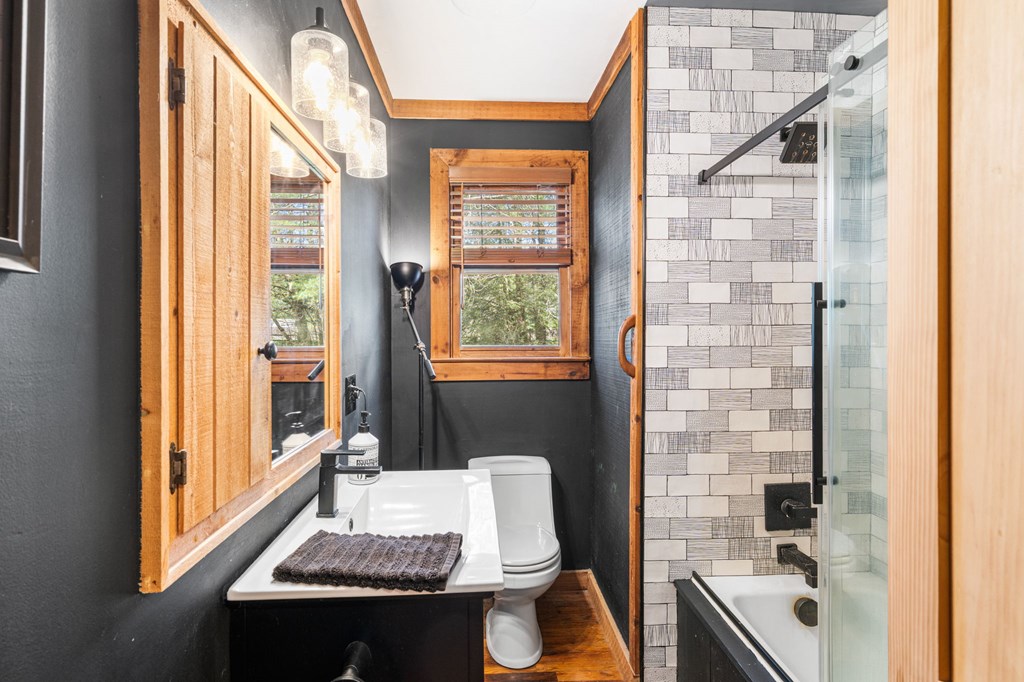 429511 Hayesville Residential