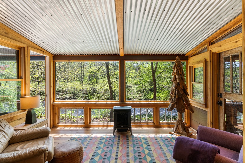 429511 Hayesville Residential