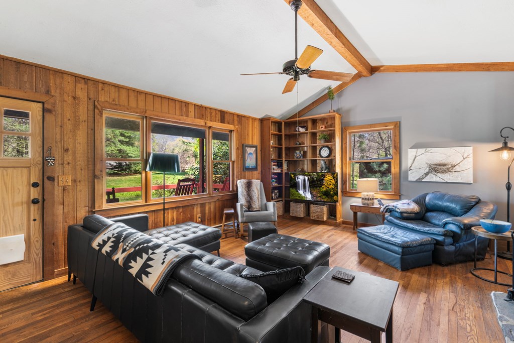 429511 Hayesville Residential