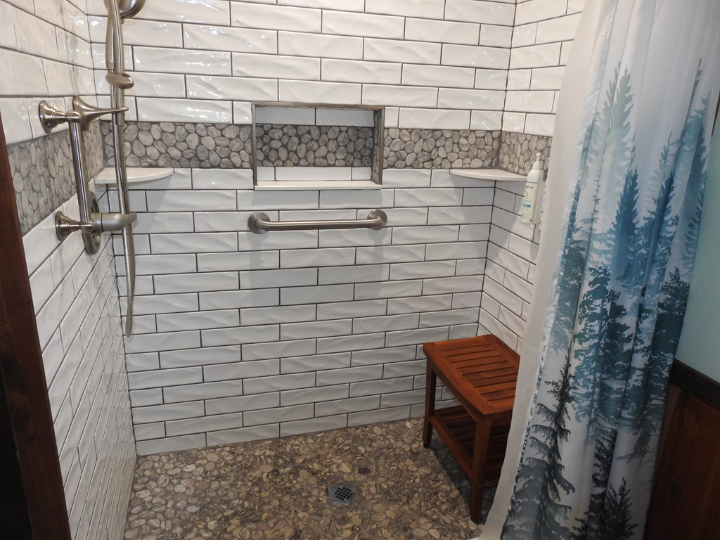 429513 Blue Ridge Residential