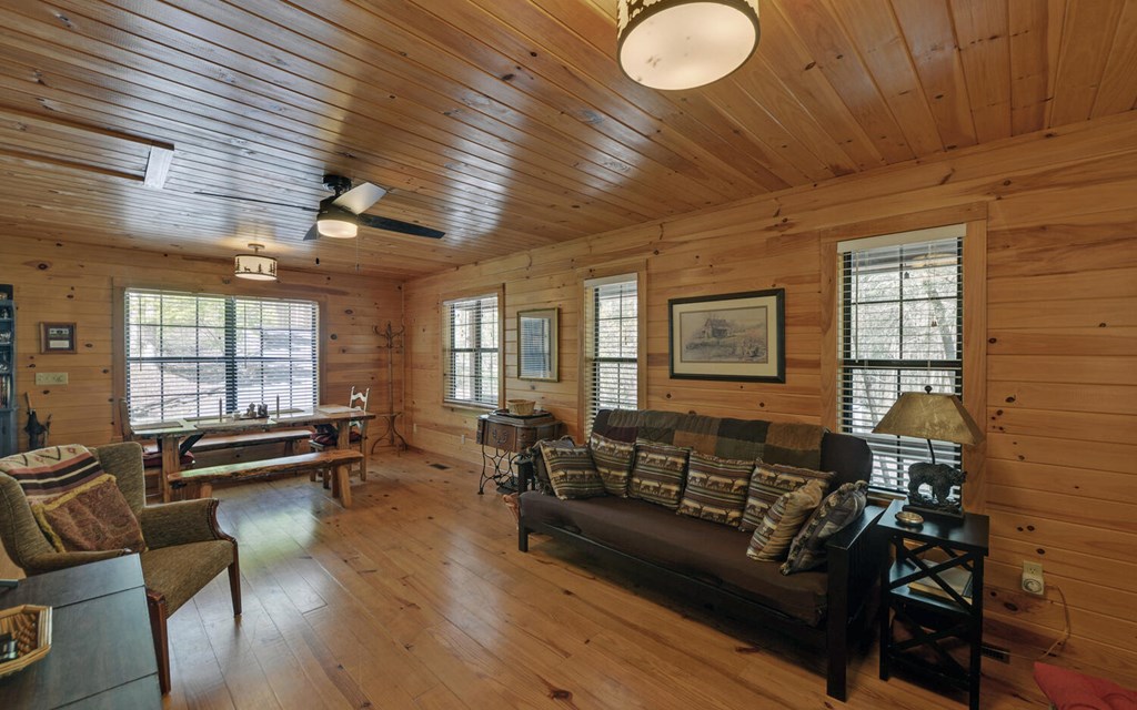 429521 Blue Ridge Residential