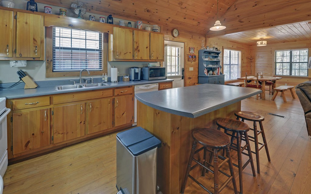 429521 Blue Ridge Residential