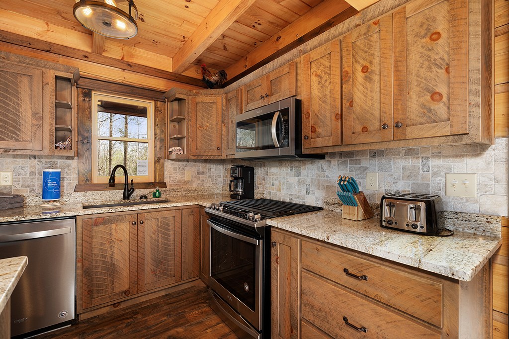 429523 Blue Ridge Residential