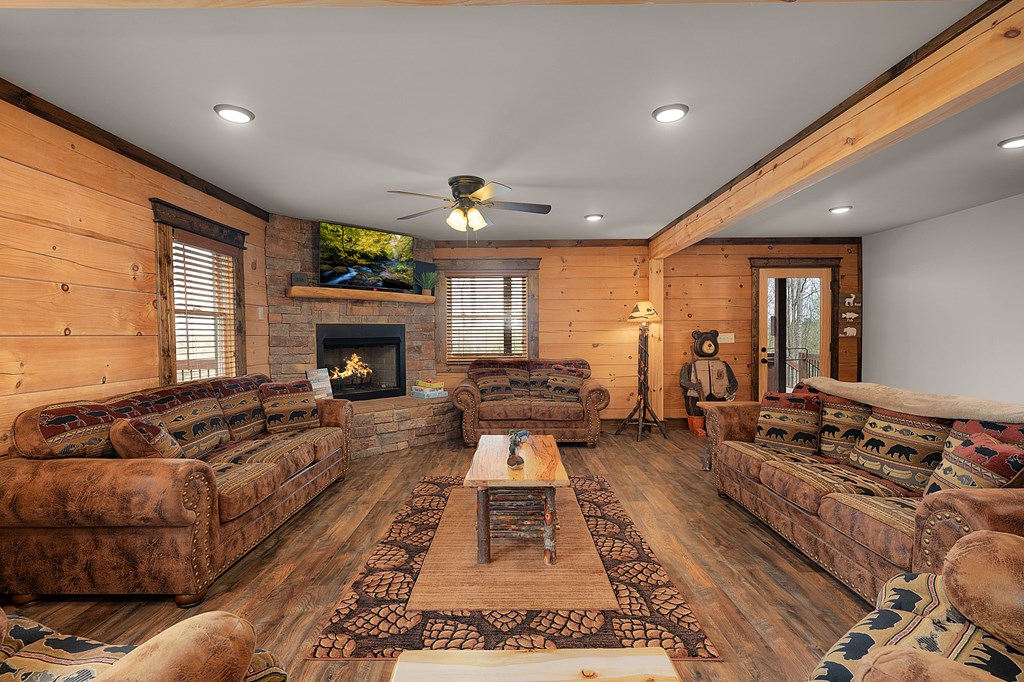 429523 Blue Ridge Residential