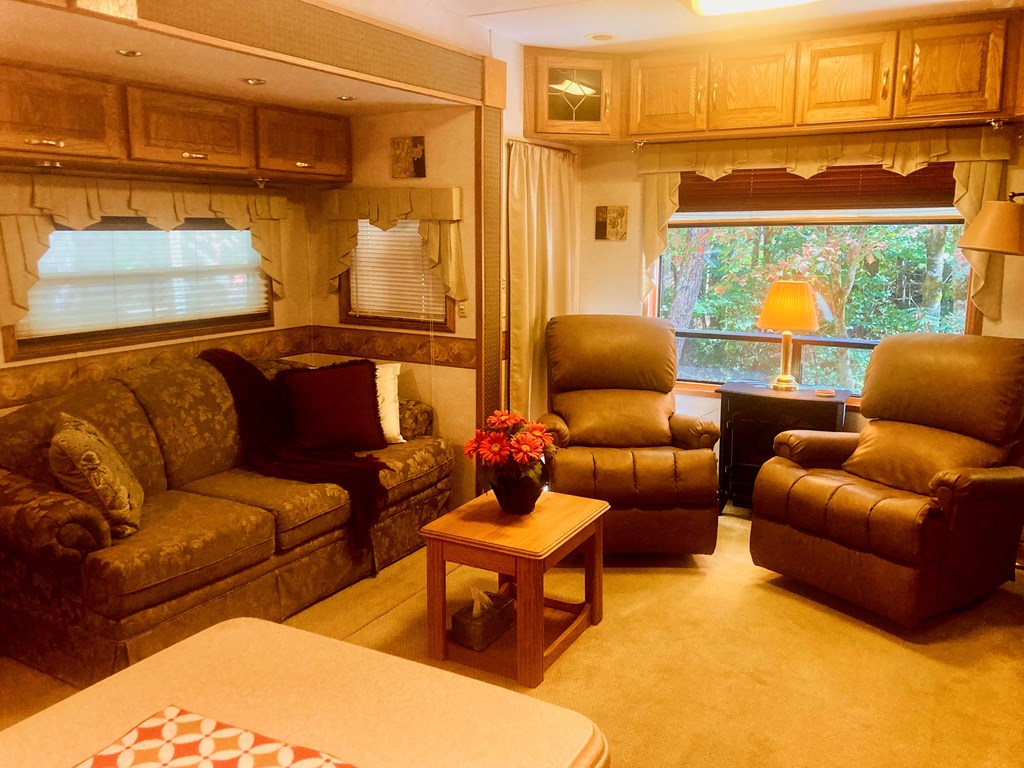 429528 Hiawassee Residential