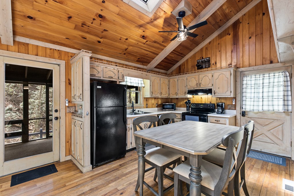 429529 Morganton Residential