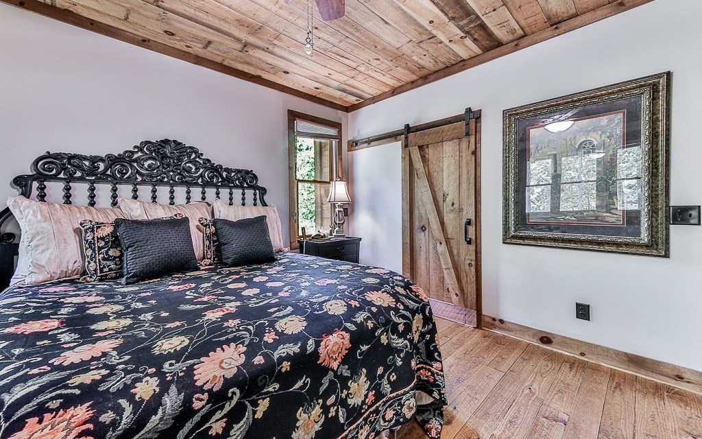 429533 Morganton Residential