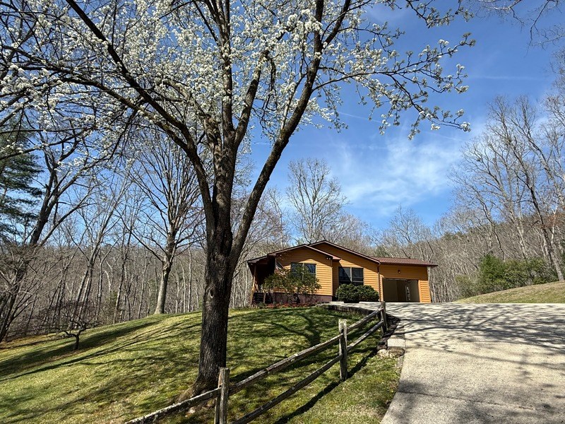 429538 Hayesville Residential