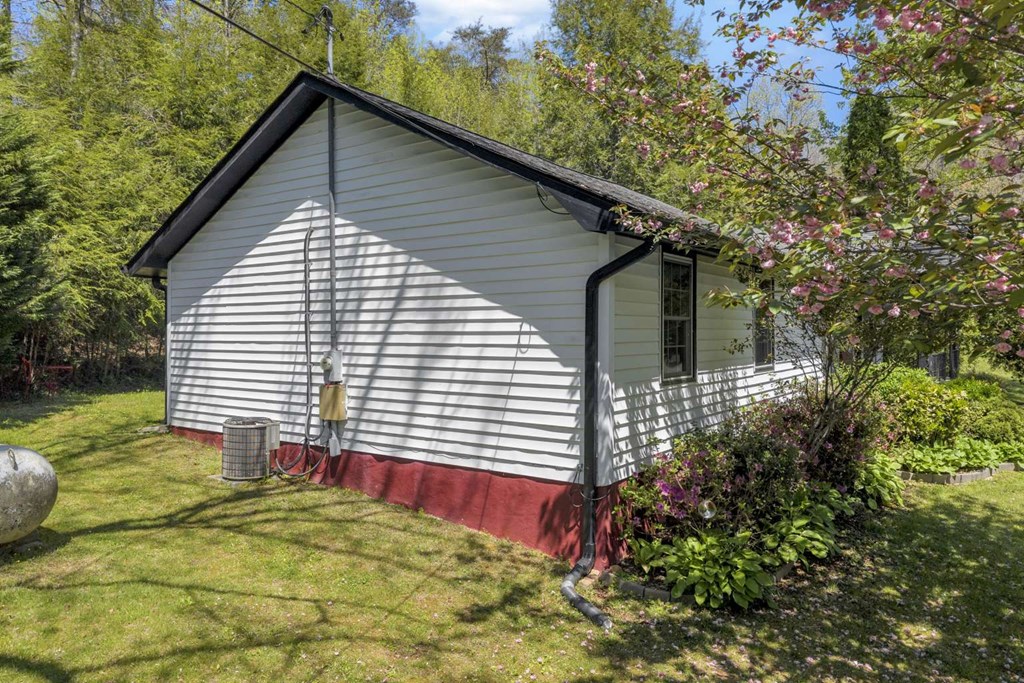 429555 Blue Ridge Residential