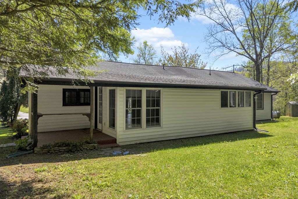 429555 Blue Ridge Residential