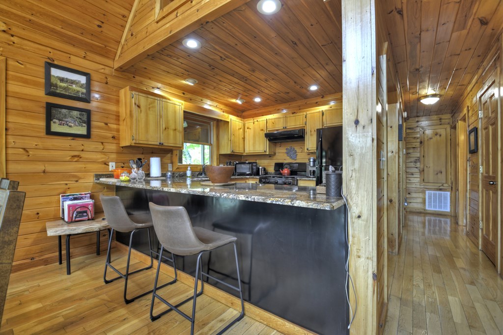 429557 Mineral Bluff Residential