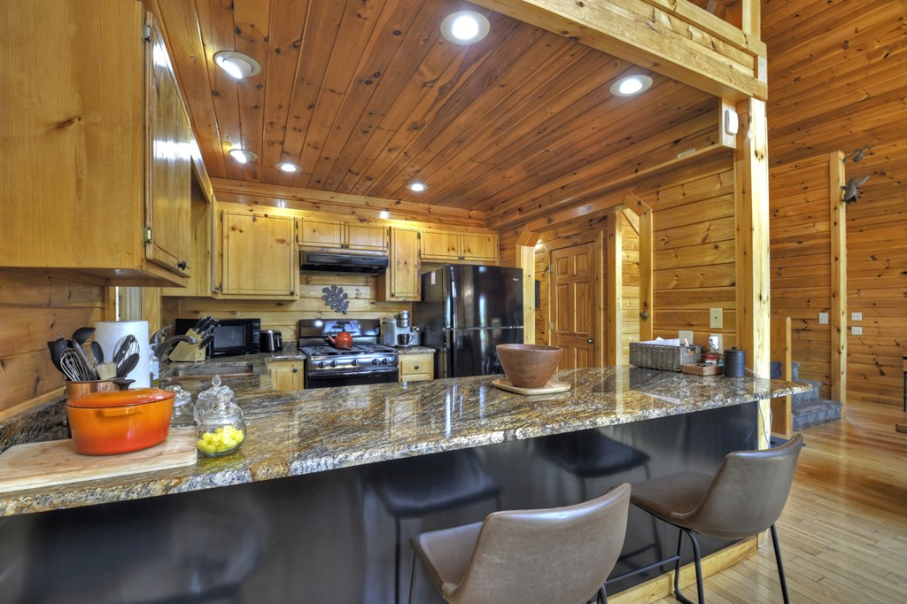 429557 Mineral Bluff Residential