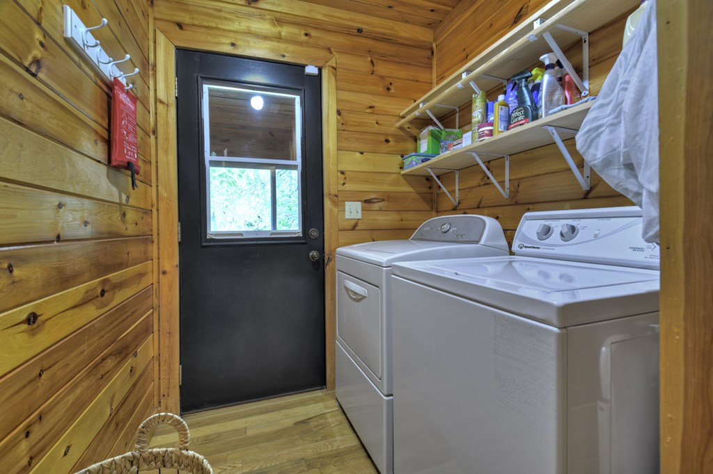 429557 Mineral Bluff Residential